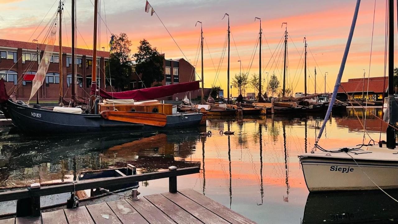 Отель Woonboot 4 Хардервейк Экстерьер фото